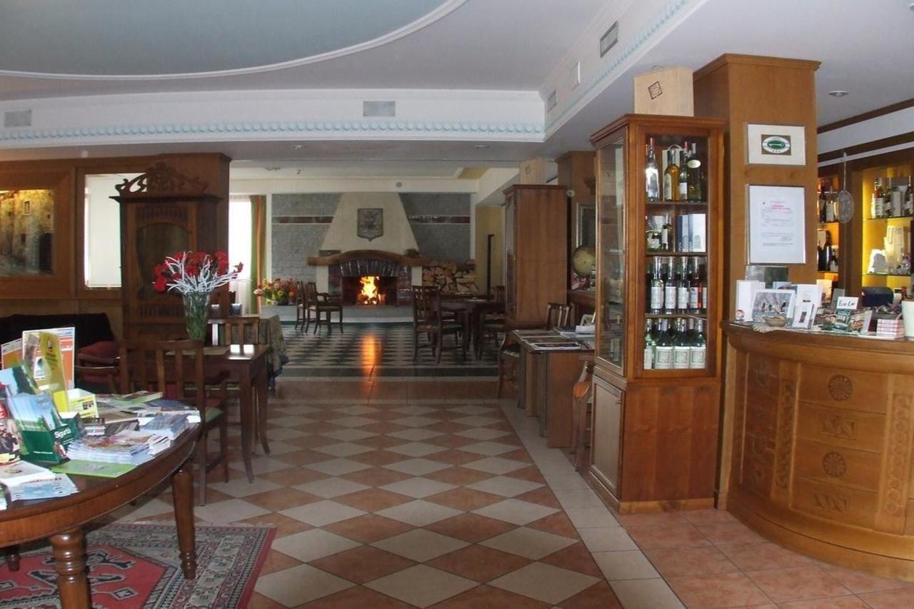 Club Hotel Tenno Buitenkant foto