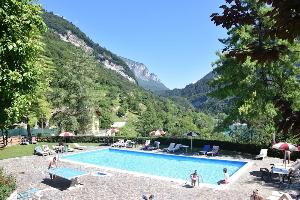 Club Hotel Tenno Buitenkant foto